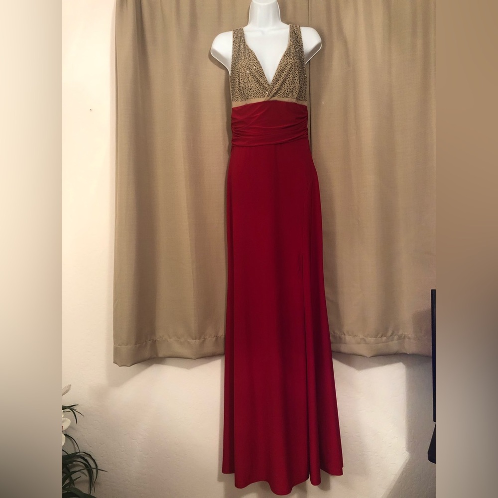 NWT Glamazon Stunning dress